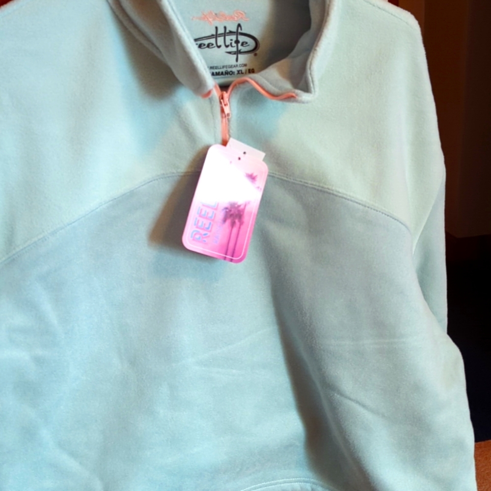 Women's Reel Life XL Blue  Haze Sweatshirt XL. NWT.   SALE